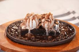 Oreo Brownie with Vanilla Ice Cream Sizzler Oreo Brownie Sizzler with Vanilla Icecream