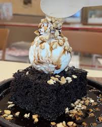 Oreo Brownie Sizzler with Vanilla Icecream